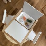 Combo Mike (mesa sensorial + dos sillas)