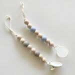 Portachupetes madera (varios colores!)