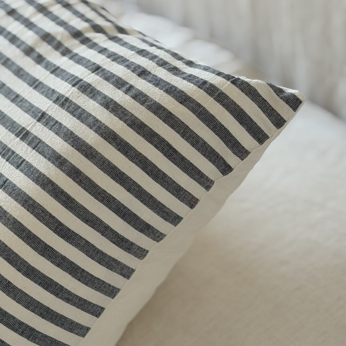 Almohadón rayado (varios colores) - Imagen 3